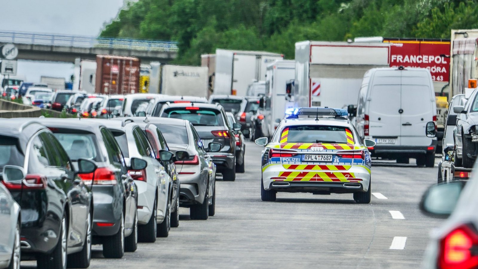 Erst grenzenlose Freiheit, dann absoluter Stillstand – das macht manche Menschen reizbar.Foto: imago/Jöran Steinsiek Erst grenzenlose Freiheit, dann absoluter Stillstand – das macht manche Menschen reizbar.Foto: imago/Jöran Steinsiek