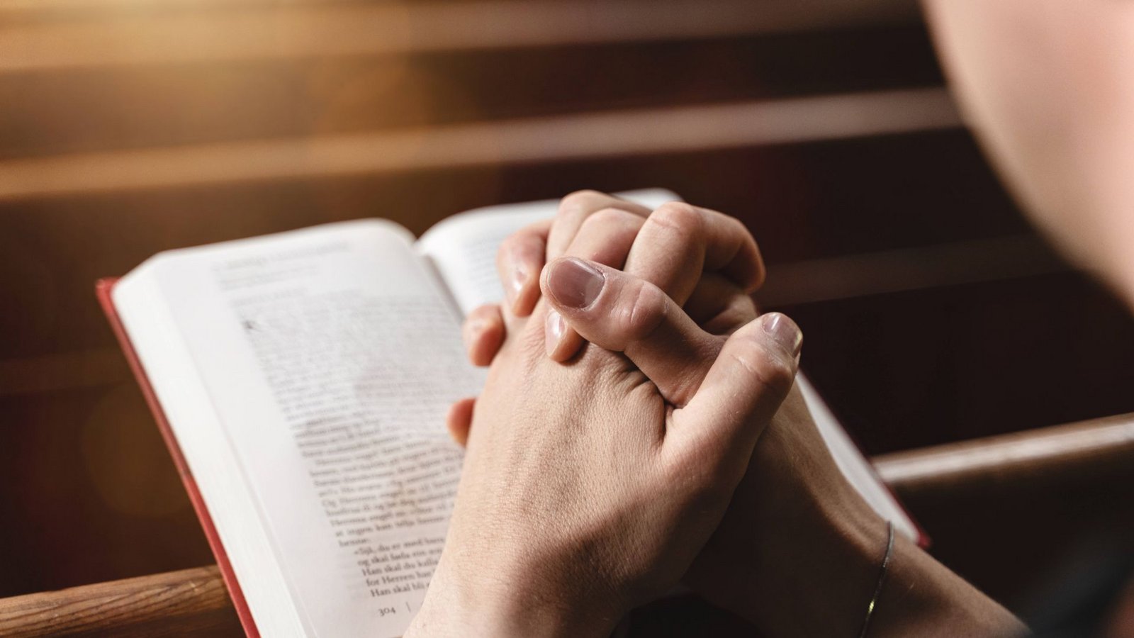 Der Buß- und Bettag ist ein evangelischer Feiertag, der vor allem der Besinnung und Neuorientierung dient.Foto: IMAGO/Bihlmayerfotografie/IMAGO/Michael Bihlmayer Der Buß- und Bettag ist ein evangelischer Feiertag, der vor allem der Besinnung und Neuorientierung dient.Foto: IMAGO/Bihlmayerfotografie/IMAGO/Michael Bihlmayer