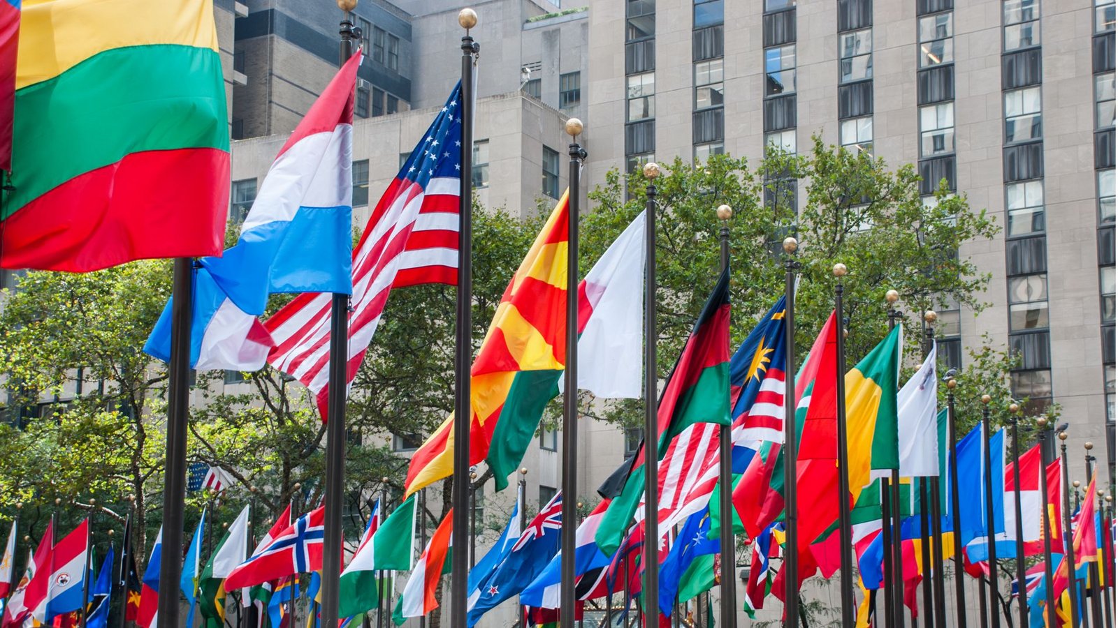Nationaflaggen vor dem UN-Hauptgebäude in New York.Foto: Imago/Dreamstime Nationaflaggen vor dem UN-Hauptgebäude in New York.Foto: Imago/Dreamstime