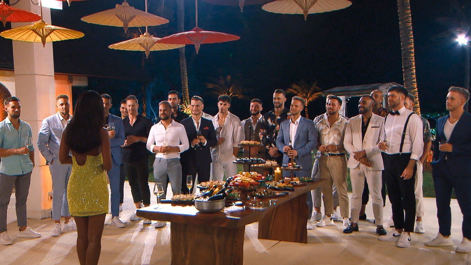 Nach der Begrüßung blieb Zeit für ein näheres Kennenlernen.Foto: RTL