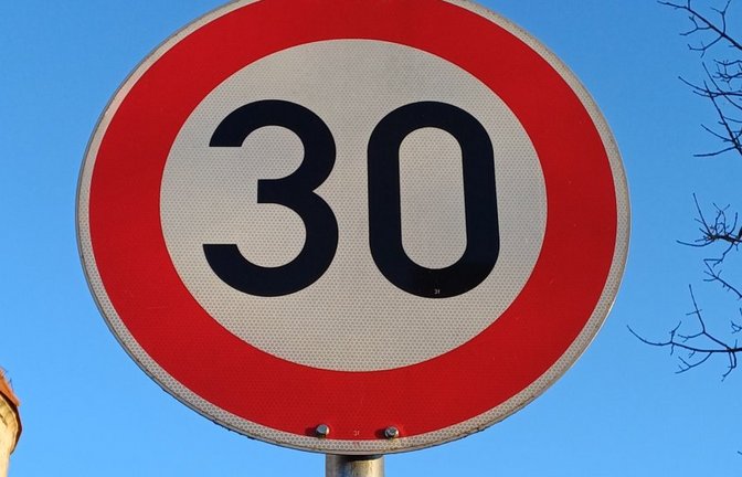 In allen vier Ortsteilen von Wiernsheim wird Tempo 30 ausgeweitet .          Archivfoto: Rücker/VKZ