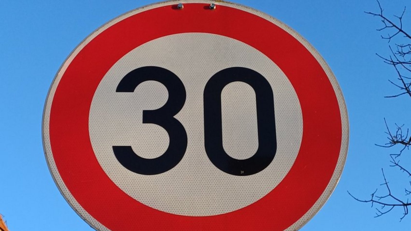 In allen vier Ortsteilen von Wiernsheim wird Tempo 30 ausgeweitet .          Archivfoto: Rücker/VKZ