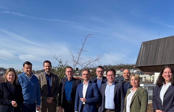 Die Teilnehmenden am Runden Tisch in der Arbeitsagentur (von links): Martina Lehmann, Frank Herrmann, Bastian Rosenau, Jochen Protzer, Peter Boch, Oliver Reitz, Oliver Essig, Jochen Enke, Susanne Nittel und Constanze Krems.  <span class='image-autor'>Foto: Stefan Gauß/ Agentur für Arbeit Nagold-Pforzheim</span>