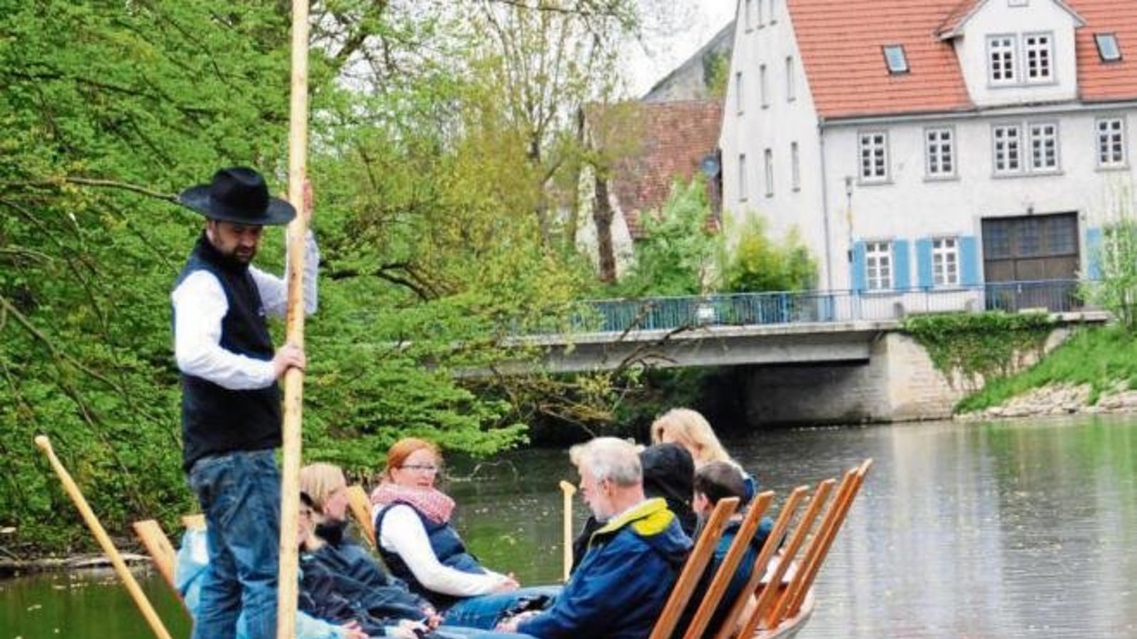 Die Saison der Stocherkahnfahrten in Vaihingen ist eröffnet. Foto: Ruhl