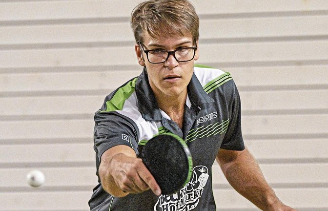 Pascal Wisirenko hat sich, obwohl er erst 20 Jahre alt ist, schon zur Nummer eins der Setzliste beim TSV Hochdorf entwickelt. Foto: Leitner