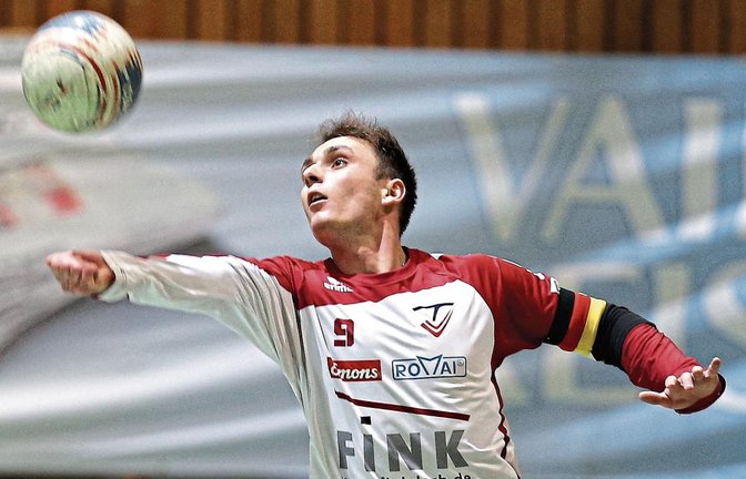 Jaro Jungclaussen und seine Mannschaftskameraden vom TV Vaihingen können beim TV Hohenklingen einen riesengroßen Schritt in Richtung Klassenerhalt in der 1. Faustball-Bundesliga Süd machen. Foto: Küppers