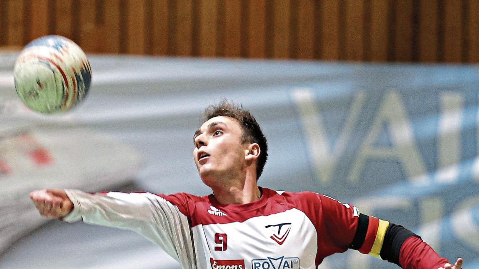 Jaro Jungclaussen und seine Mannschaftskameraden vom TV Vaihingen können beim TV Hohenklingen einen riesengroßen Schritt in Richtung Klassenerhalt in der 1. Faustball-Bundesliga Süd machen. Foto: Küppers