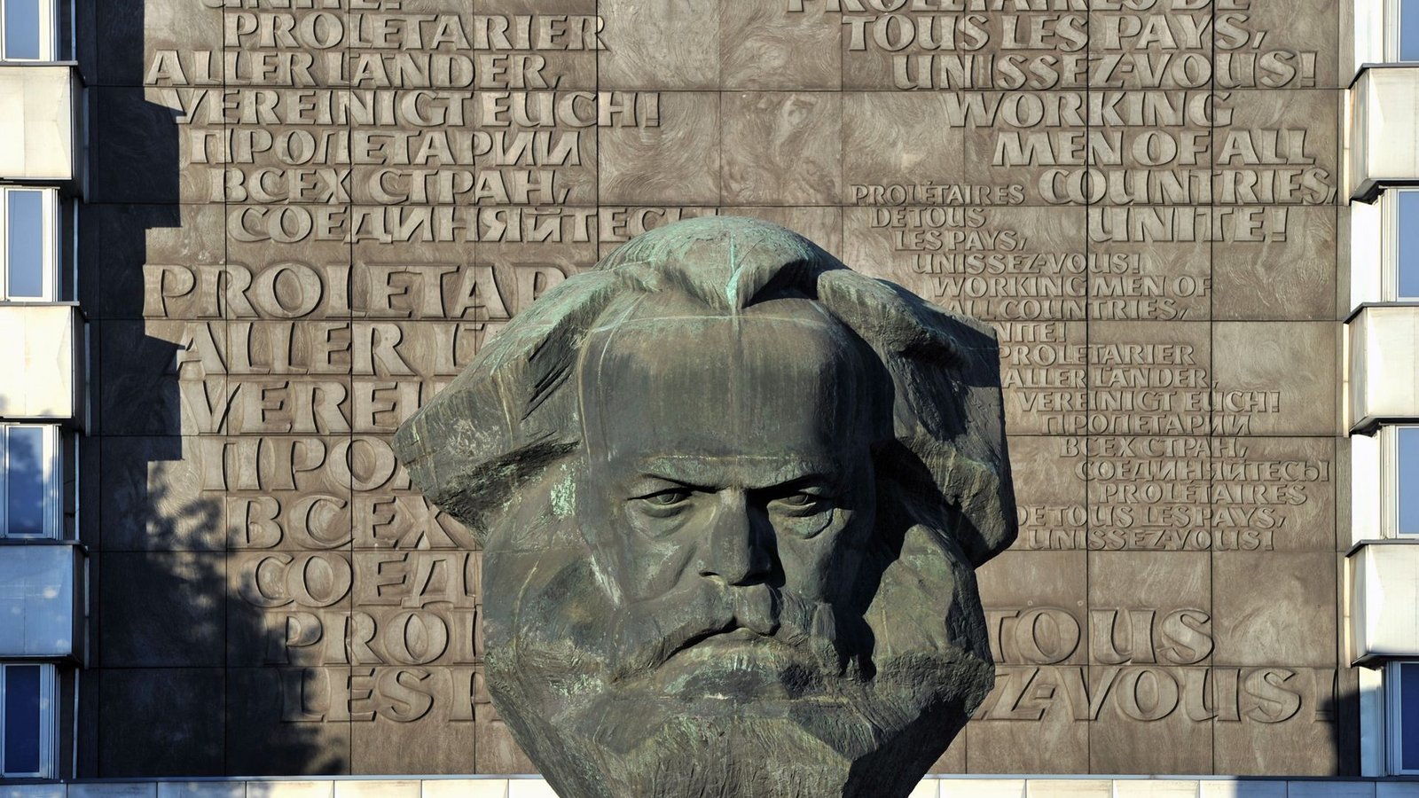 Und das von Marx so hoch geschätzte Proletariat? „Man sehe sich die Arbeiter mit ihren Autos und Mikrowellen doch an – besonders verelendet sehen sie nicht aus“, spottete der US-Wirtschaftsnobelpreisträger Paul Samuelson (1915-2009).Foto: dpa