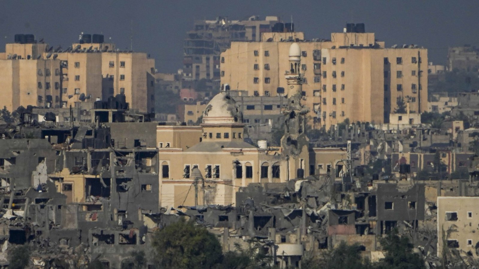 Zerstörungen im Gazastreifen nach einem israelischen Luftangriff.Foto: dpa/Ariel Schalit Zerstörungen im Gazastreifen nach einem israelischen Luftangriff.Foto: dpa/Ariel Schalit