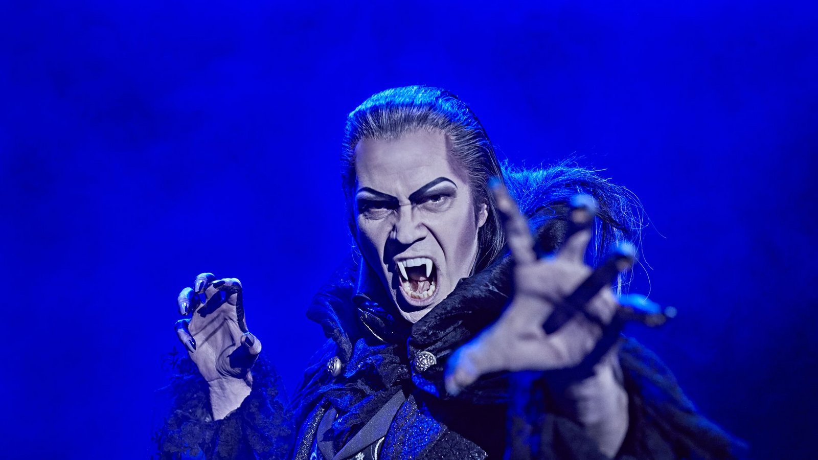 2010: Jan Ammann als Graf von KrolockFoto: Stage Entertainment/Gert Krautbauer 2010: Jan Ammann als Graf von KrolockFoto: Stage Entertainment/Gert Krautbauer