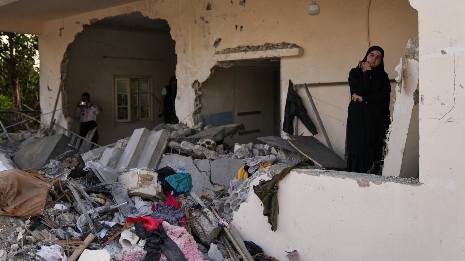 Zwischen Israel und dem Libanon gilt eine Waffenruhe - doch es gibt Hinweise, dass sie wackelt.(Archivbild)Foto: Hassan Ammar/AP/dpa