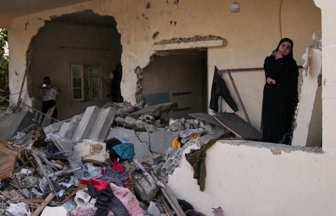 Zwischen Israel und dem Libanon gilt eine Waffenruhe - doch es gibt Hinweise, dass sie wackelt.(Archivbild)<span class='image-autor'>Foto: Hassan Ammar/AP/dpa</span>