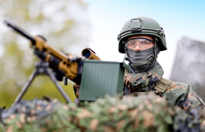 Wehrdienst ist nicht jedermanns (und jeder Frau) Sache.<span class='image-autor'>Foto: IMAGO/Panama Pictures</span>