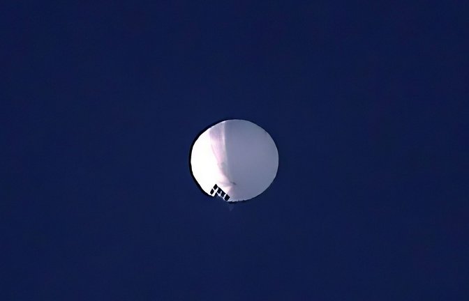 Ein chinesischer Spionageballon schwebt über Billings im US-Bundesstaat Montana.<span class='image-autor'>Foto: Larry Mayer/The Billings Gazette/AP/dpa</span>