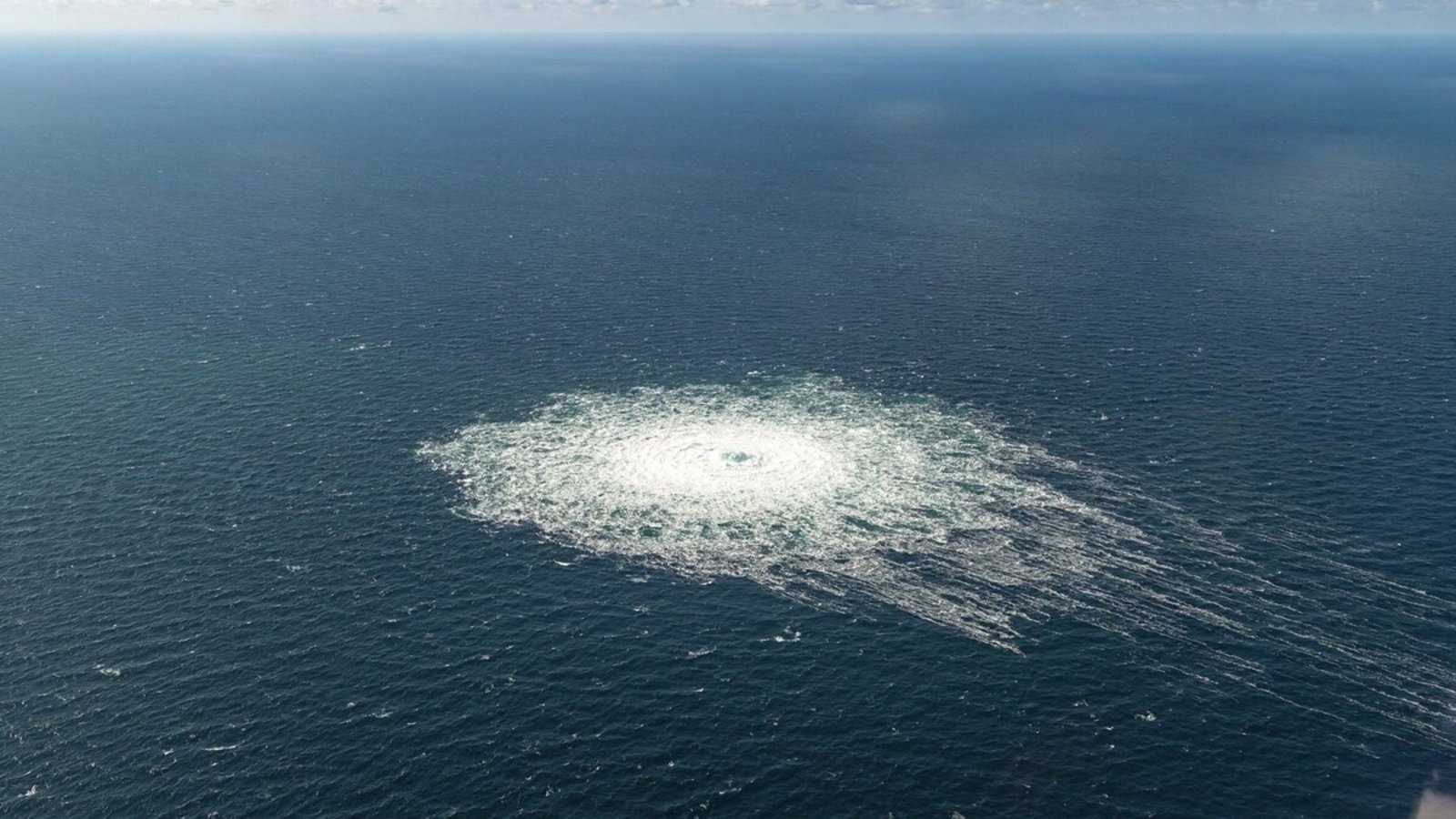 Im September 2022 ist die Gasleitung Nordstream-2 in der Ostsee gesprengt worden.Foto: -/Danish Defence Command/dpa