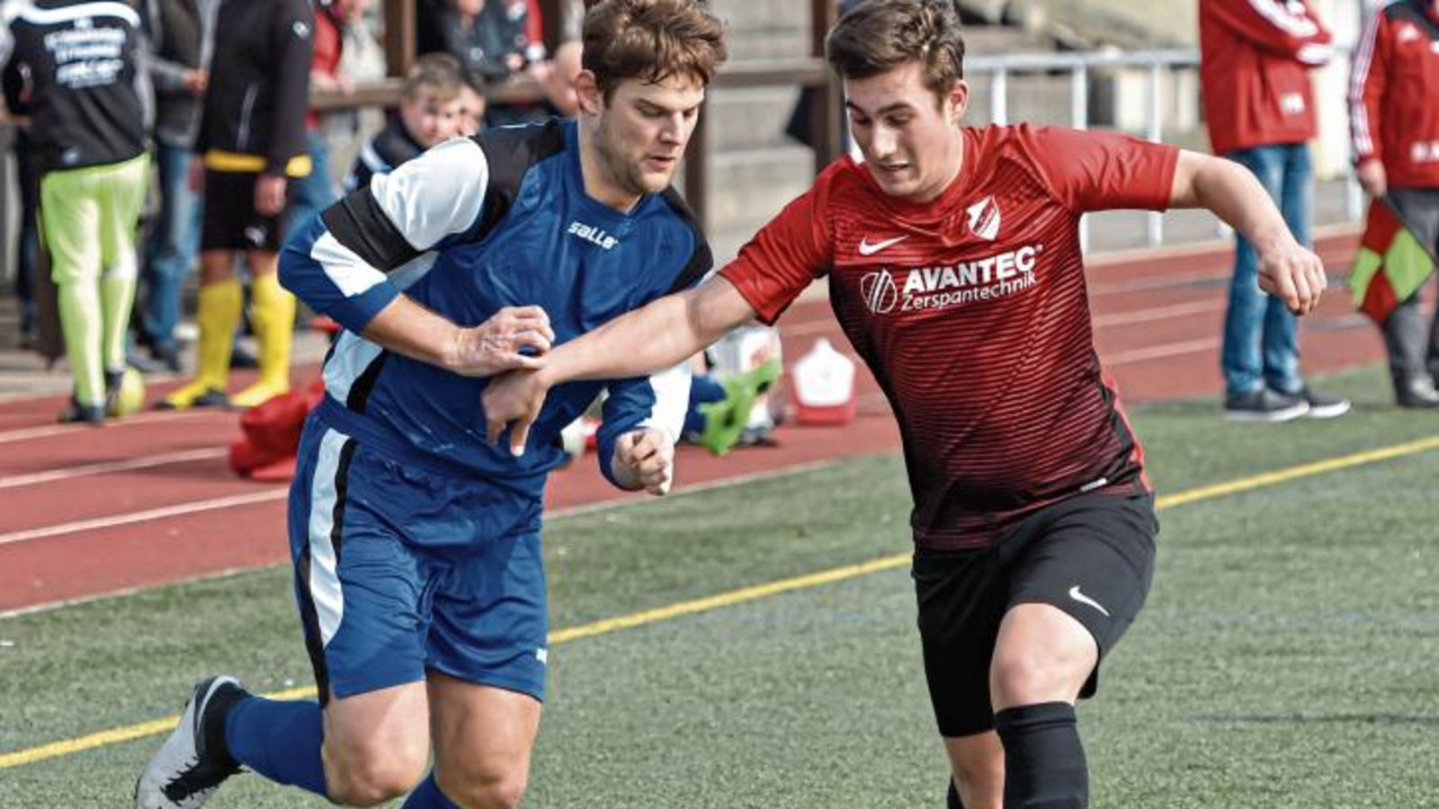 Der SV Horrheim (rechts Oliver Seidel) muss bei der SGM Roßwag/Mühlhausen antreten. Zuletzt hat die Mannschaft von Trainer Sergej Hilgenberg den VfB Vaihingen geschlagen. Foto: Leitner Der SV Horrheim (rechts Oliver Seidel) muss bei der SGM Roßwag/Mühlhausen antreten. Zuletzt hat die Mannschaft von Trainer Sergej Hilgenberg den VfB Vaihingen geschlagen. Foto: Leitner