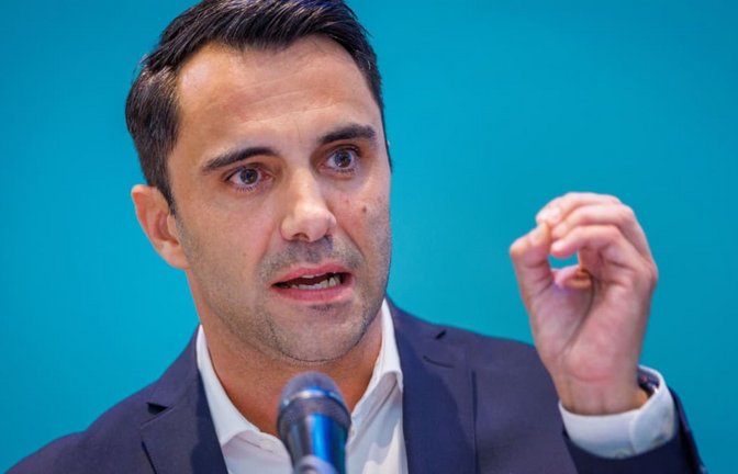 Der Chef des CDU-Landesverbands von Mecklenburg-Vorpommern, Daniel Peters, fordert den Rücktritt von Unionsfraktionschef Jens Spahn (CDU).<span class='image-autor'>Jens Büttner/dpa</span>
