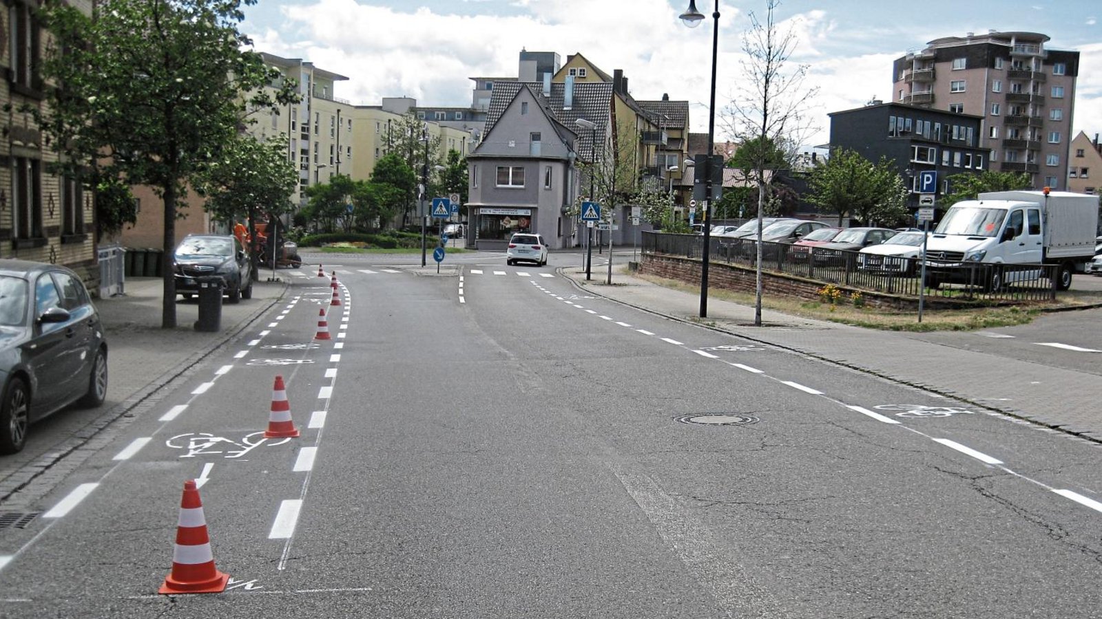 Die neuen Schutzstreifen in der Lienzinger Straße in Mühlacker sollen für mehr Sicherheit der Radler sorgen.  Foto: Stadt Mühlacker