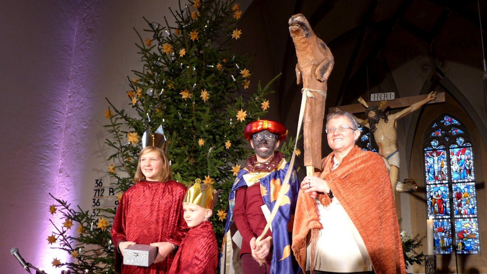 Alexandra Müller als Darstellerin des Kamels ist fester Besandteil der jährlichen Weihnachtsaufführungen. Foto: p