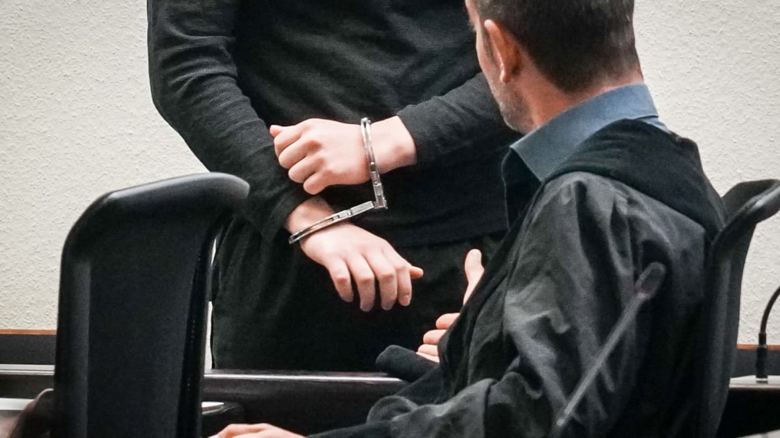 Prozessauftag vor dem Landgericht: Zwei rechte Aktivisten sollen versucht haben, einen linken Gewerkschafter niederzustechen.Lichtgut/Ferdinando Iannone Prozessauftag vor dem Landgericht: Zwei rechte Aktivisten sollen versucht haben, einen linken Gewerkschafter niederzustechen.Lichtgut/Ferdinando Iannone