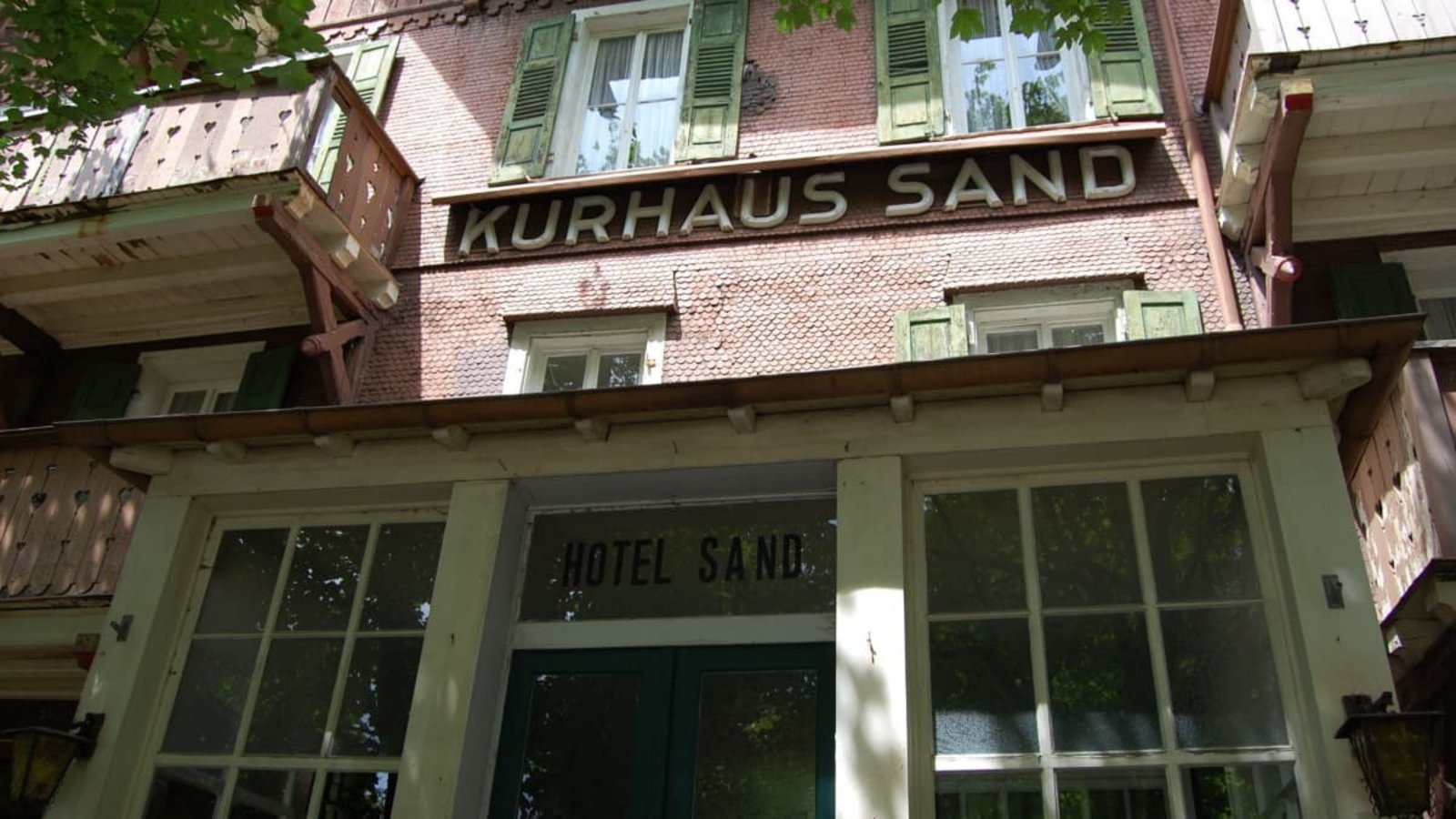 Im Kurhaus Sand bei Bühl ist einst aristokratische Kundschaft abgestiegen. Jetzt lässt sich erkunden, wie die bessere Gesellschaft nächtigte.Rieger Im Kurhaus Sand bei Bühl ist einst aristokratische Kundschaft abgestiegen. Jetzt lässt sich erkunden, wie die bessere Gesellschaft nächtigte.Rieger