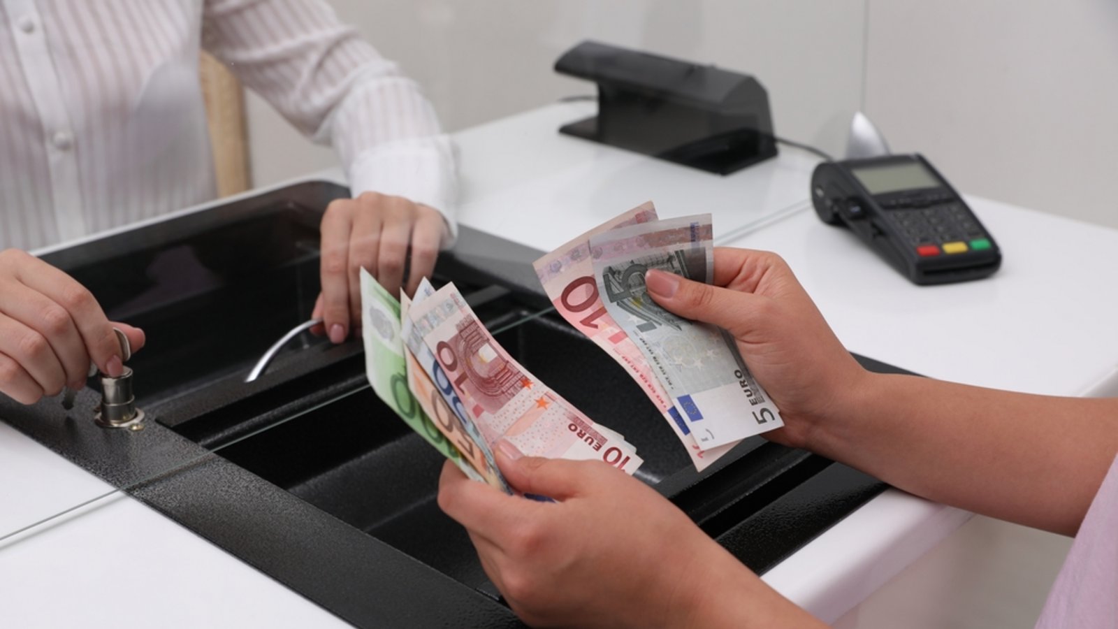 Bankfilialen betreibt die C24 nicht.Foto: New Africa / shutterstock.com Bankfilialen betreibt die C24 nicht.Foto: New Africa / shutterstock.com