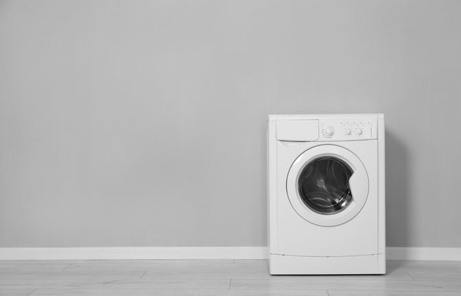 Erfahren Sie, wie sich Waschmaschinen abschließen lassen, um sie vor anderen zu schützen. So verhindern Sie die Nutzung Ihrer Waschmaschine von anderen.<span class='image-autor'>Foto: New Africa / Shutterstock.com</span>