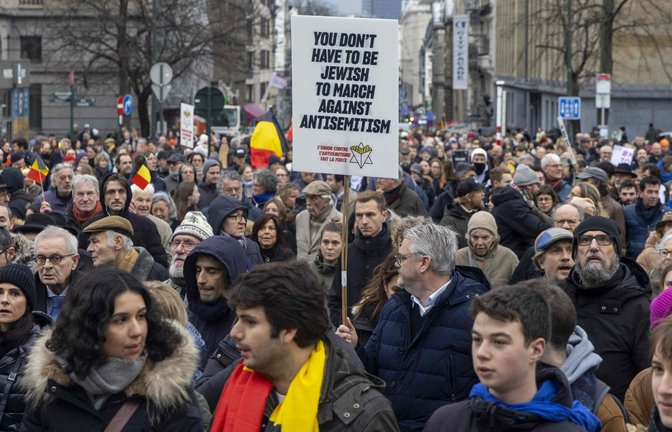 Tausende gehen in Belgien gegen Antisemitismus auf die Straße. Doch die Politik  hat ein gespanntes Verhältnis zu Israel.<span class='image-autor'>Foto: AFP/NICOLAS MAETERLINCK</span>