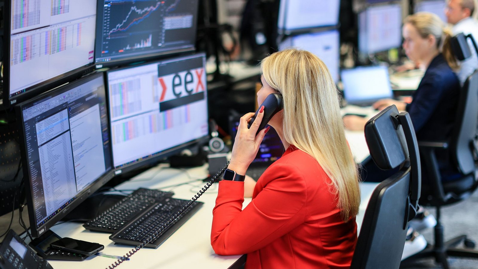 Überschuss an Wind- und Solarstrom lässt die Preise zeitweise ins Minus rutschen. (Archivbild)Foto: Jan Woitas/dpa