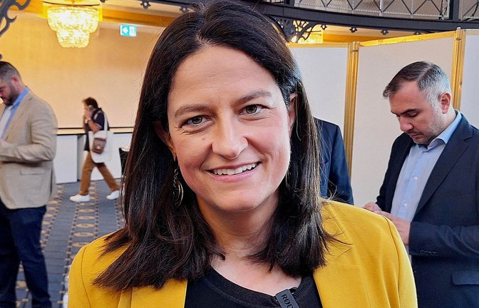 Arbeitsministerin Niki Kerameos bei einer Bildungsmesse in Stuttgart.<span class='image-autor'>Foto: Torsten Schöll/Torsten Schöll</span>