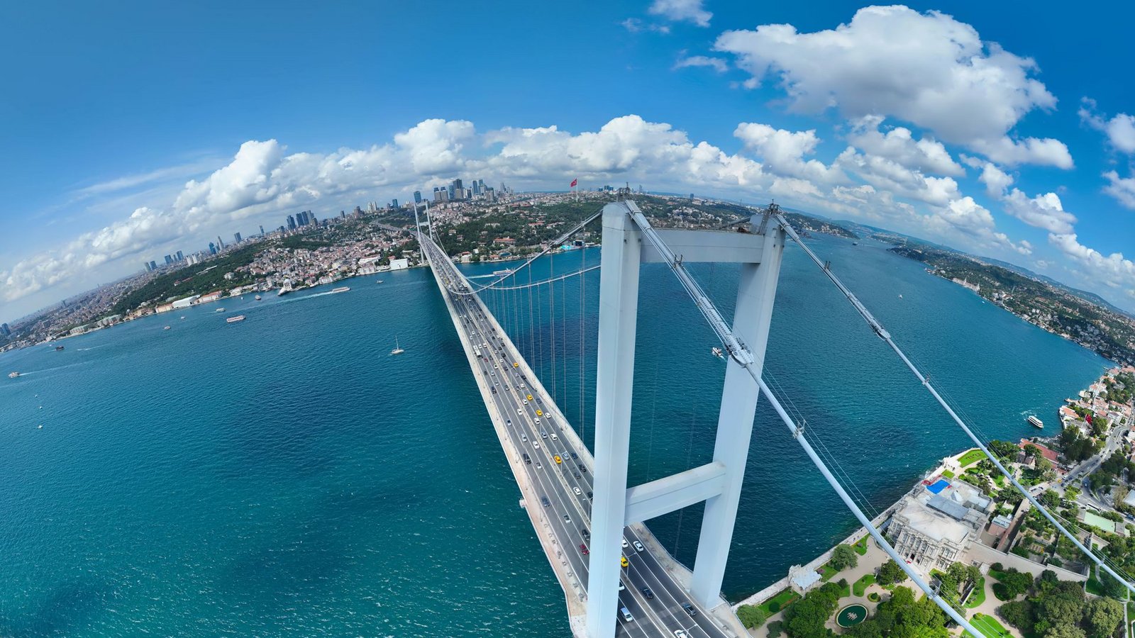 Globaler Erdbeben-Hotspot Istanbul: Die 16-Millionen- Einwohner-Metropole liegt auf der Plattengrenze, an der sich anatolische und eurasische Erdplatte gegeneinander verschieben.Foto: Imago//r Globaler Erdbeben-Hotspot Istanbul: Die 16-Millionen- Einwohner-Metropole liegt auf der Plattengrenze, an der sich anatolische und eurasische Erdplatte gegeneinander verschieben.Foto: Imago//r