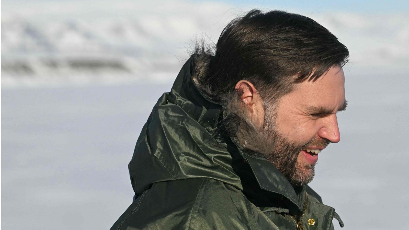 US-Vizepräsident J.D. Vance besuchte am Freitag den einzigen US-Militärstützpunkt auf Grönland und erhob scharfe Vorwürfe gegen Dänemark.Foto: POOL/JIM WATSON