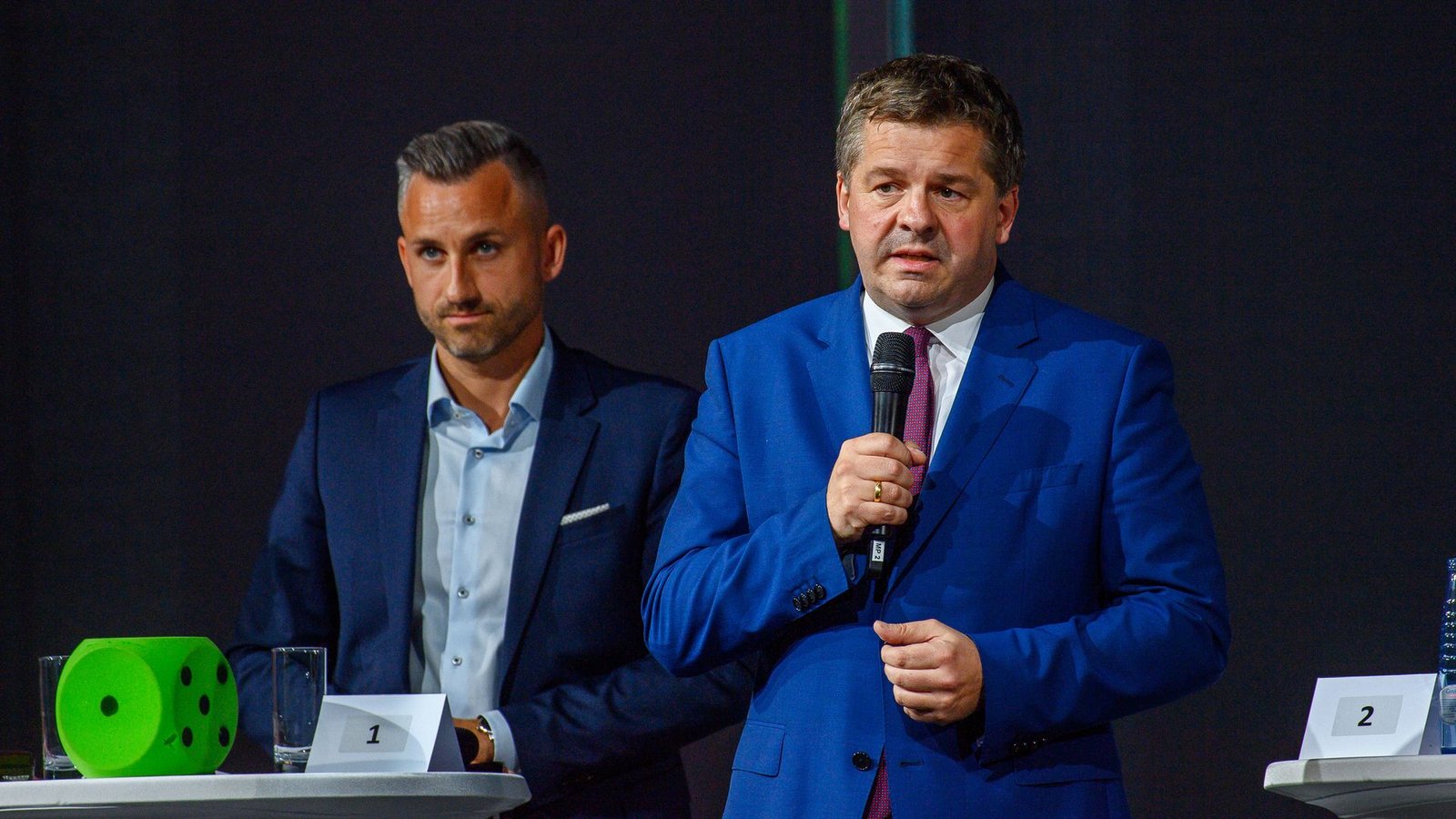Wer wird die Nummer 1 und wer die Nummer 2 in Sachsen-Anhalt bei der Landtagswahl im September? In der jüngsten Umfrage liegt die AfD von Spitzenkandidat Ulrich Siegmund deutlich vor der CDU von Ministerpräsident Sven Schulze. (Archivbild)Foto: Klaus-Dietmar Gabbert/dpa