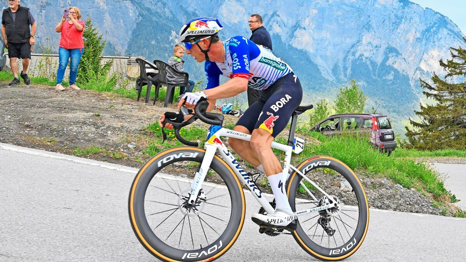 Florian Lipowitz will bei der Tour de France im Juli erneut angreifen. Im vergangenen Jahr landete der Laichinger sensationell auf dem dritten Platz der Gesamtwertung.Foto: imago/Frédéric Dubuis