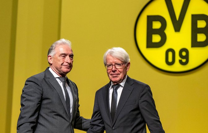 Der neue BVB-Präsident Reinhold Lunow (l) übernimmt die Amtsgeschäfte von Reinhard Rauball.<span class='image-autor'>Foto: David Inderlied/dpa</span>