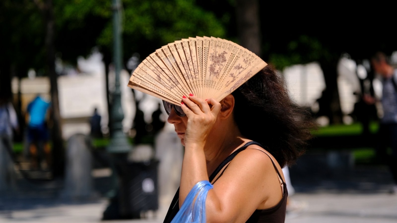 Der Deutsche Wetterdienst warnt vor Hitze in Teilen Süddeutschlands. In Baden-Württemberg, Rheinland-Pfalz & dem Saarland werden bis zu 35 Grad erwartet. Welche Regionen betroffen sind.Foto: Alexandros Michailidis / Shutterstock.com Der Deutsche Wetterdienst warnt vor Hitze in Teilen Süddeutschlands. In Baden-Württemberg, Rheinland-Pfalz & dem Saarland werden bis zu 35 Grad erwartet. Welche Regionen betroffen sind.Foto: Alexandros Michailidis / Shutterstock.com