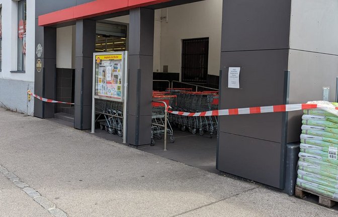 Weil der Strom ausfiel, musste der in der Nähe gelegene Supermarkt schließen.  (Symbolfoto)<span class='image-autor'>Foto: dpa/Unbekannt</span>