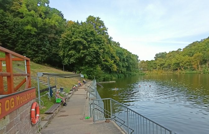 Zieht Gäste aus Nah und Fern an: Der Tiefe See in Maulbronn punktet mit seiner Atmopshäre. Der Wachstand der Badeaufsicht ist nur noch an stark frequentierten Tagen besetzt. <span class='image-autor'>Foto: Göbel</span>