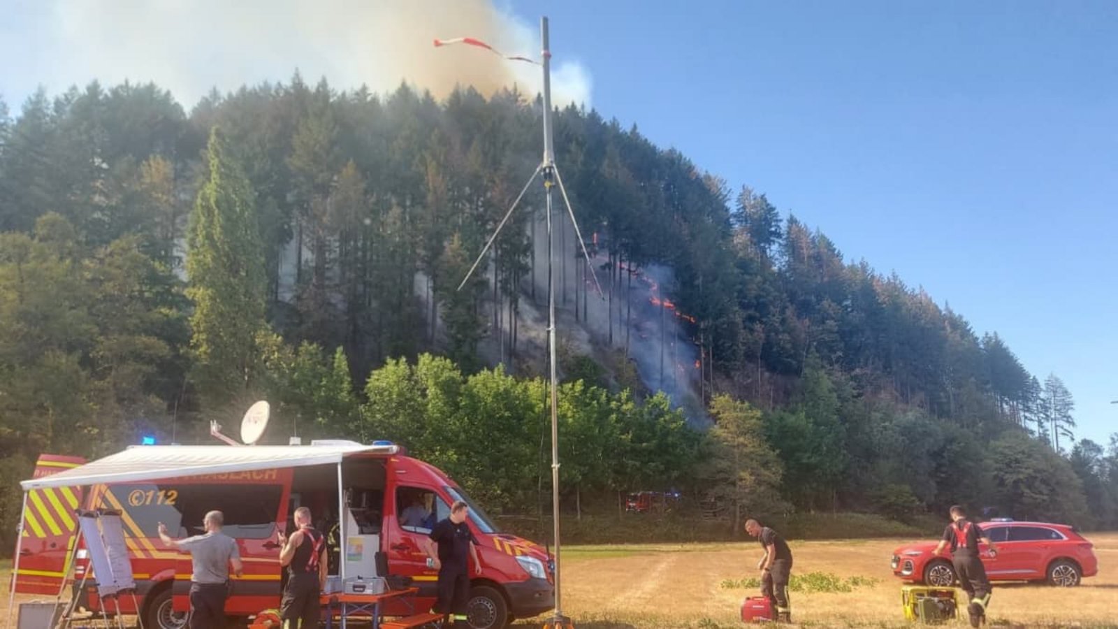 Bei Biberach steht der Wald in Flammen.Reinhard Bei Biberach steht der Wald in Flammen.Reinhard