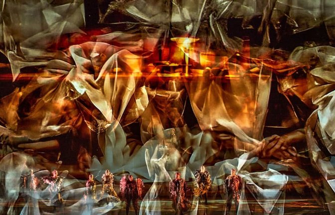Das KI-Bilderspektakel im Bayreuther Festspielhaus. Und wo sind eigentlich die Sänger? Mit dem „Rheingold“ ist der neue „Ring des Nibelungen“ gestartet.<span class='image-autor'>Enrico Nawrath/Bayreuther Festspiele/dpa</span>
