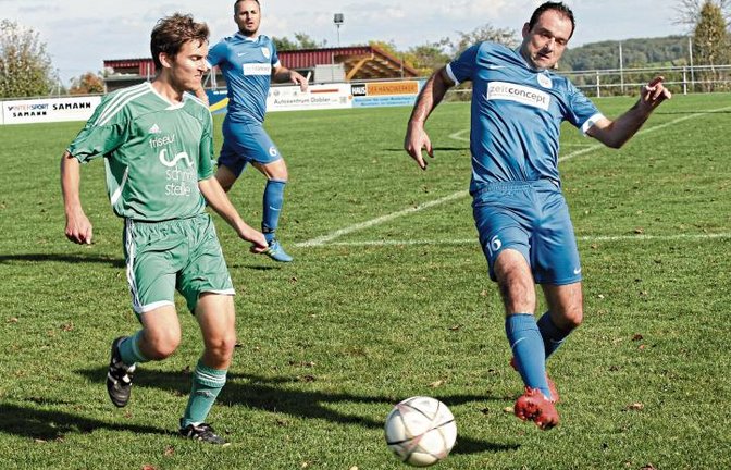 Lukas Braun (links) hat mit dem SV Iptingen gestern den dritten Dreier in dieser Saison gefeiert. Gegen Schlusslicht Hellas Bietigheim gelang ein 4:2-Sieg. Foto: Simecek