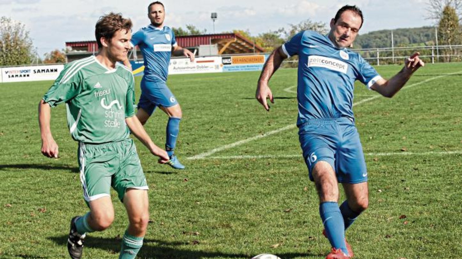 Lukas Braun (links) hat mit dem SV Iptingen gestern den dritten Dreier in dieser Saison gefeiert. Gegen Schlusslicht Hellas Bietigheim gelang ein 4:2-Sieg. Foto: Simecek Lukas Braun (links) hat mit dem SV Iptingen gestern den dritten Dreier in dieser Saison gefeiert. Gegen Schlusslicht Hellas Bietigheim gelang ein 4:2-Sieg. Foto: Simecek