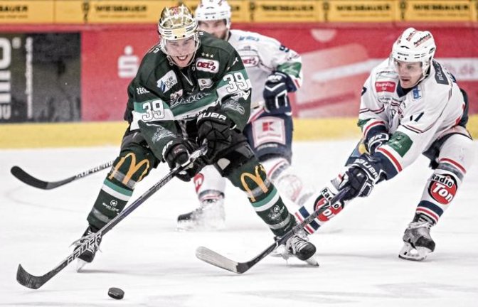 Matt McKnight (links) trifft mit den Bietigheim Steelers im Playoff-Viertelfinale auf Henry Martens (rechts) und die Heilbronner Falken. Foto: Simecek