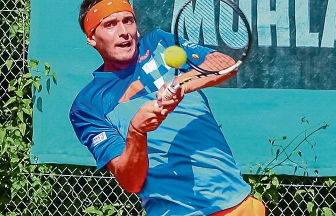 Boris Bischoff weist an Position drei und vier eine fast makellose Bilanz in der Tennis-Verbandsliga Gruppe 4 auf – elf Siege bei nur einer Niederlage. Foto: Simecek