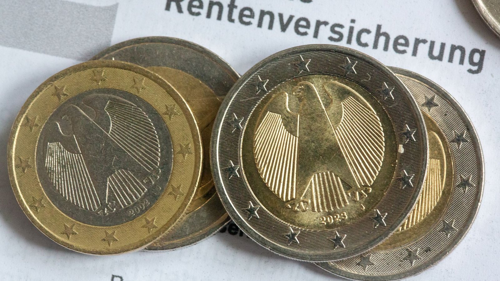 Rentnerinnen und Rentner bekommen höhere Bezüge. (Symbolbild)Foto: Fernando Gutierrez-Juarez/dpa