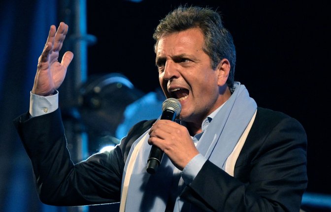 Wirtschafts- und Finanzminister Sergio Massa  holte im ersten Durchgang zur Präsidentenwahl einen Sieg.<span class='image-autor'>Foto: AFP/Juan Mabromata</span>