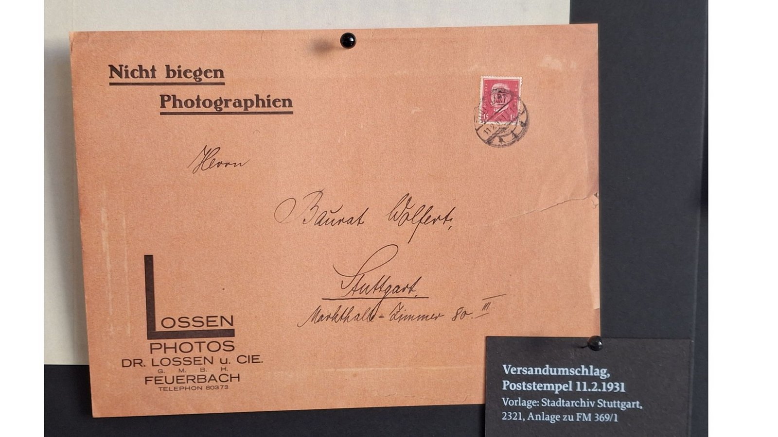 Ein Fund ist in der Ausstellung zu sehen, den Kuratorin Inken Gaukel begeisterte, es zeigt auf dem Brief das Logo  der Firma von Lossen von 1931, das einige Jahre noch deutlich weniger schnörkellos ausgesehen hatte.Foto: STZN