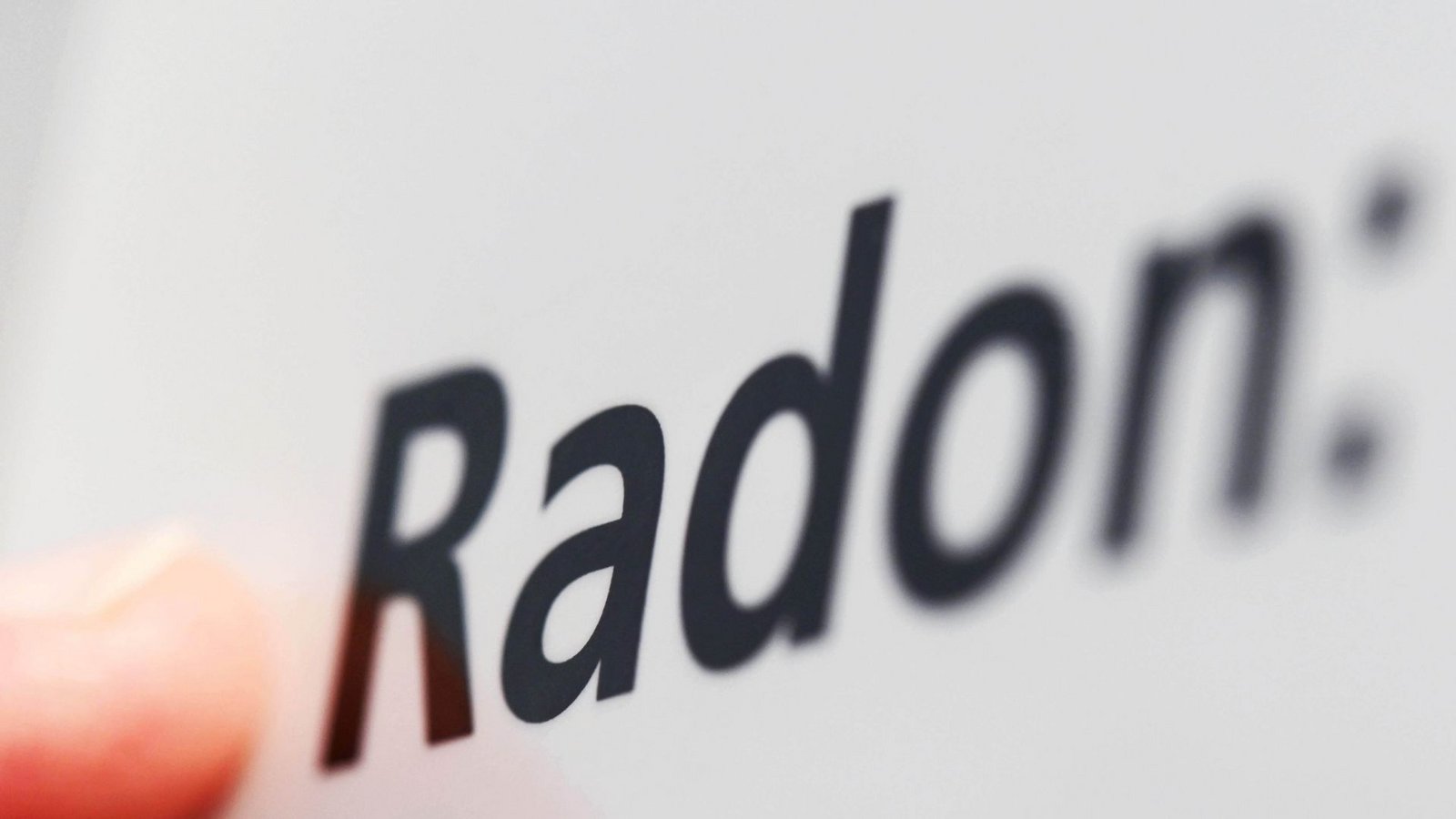 Beim Karlsruher Institut für Technologie (KIT) ist auf einem Plakat das Wort Radon zu lesen.Foto: dpa/Uli Deck Beim Karlsruher Institut für Technologie (KIT) ist auf einem Plakat das Wort Radon zu lesen.Foto: dpa/Uli Deck