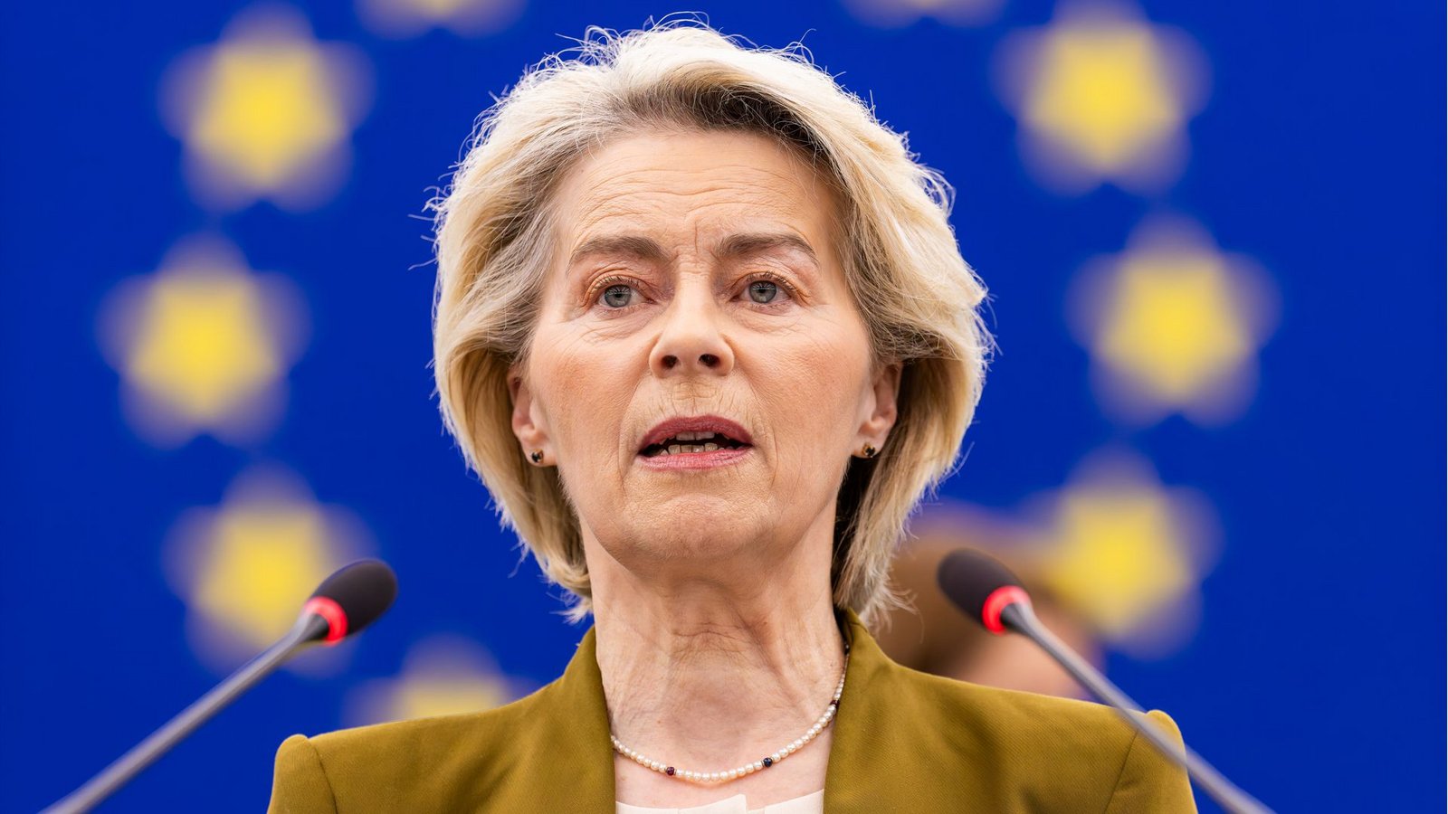 EU-Kommissionspräsidentin Ursula von der Leyen muss sich im Europaparlament zum vierten Mal einem Misstrauensantrag stellen.Foto: Philipp von Ditfurth/dpa EU-Kommissionspräsidentin Ursula von der Leyen muss sich im Europaparlament zum vierten Mal einem Misstrauensantrag stellen.Foto: Philipp von Ditfurth/dpa