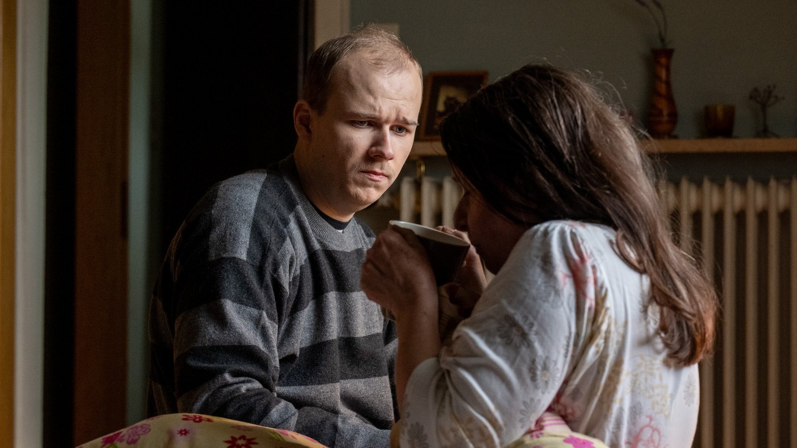 Sebastian Geier ist körperlich und geistig eingeschränkt. Als die Mutter erkrankt und schließlich stirbt, ist der 27-Jährige auf sich allein gestellt. Wo ist er hin?Foto: ZDF/Saskia Pavek